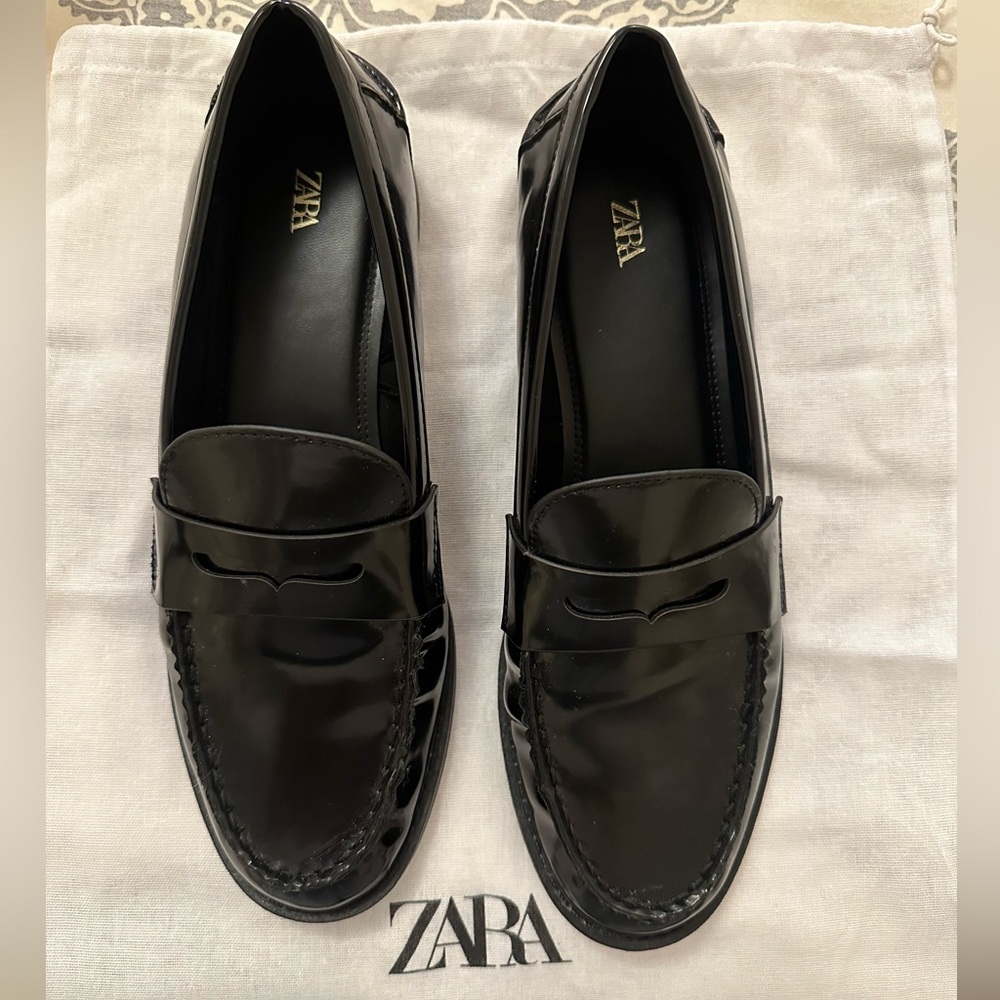 Like new Zara Loafers